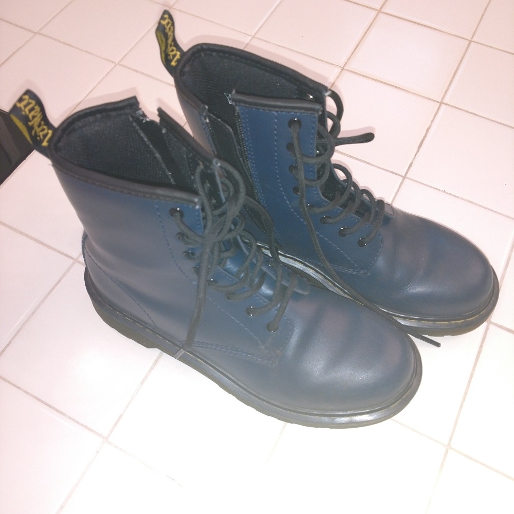 Girls Dr Martens